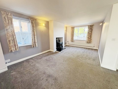 Click the photo for more details of Weston Road, Lois Weedon