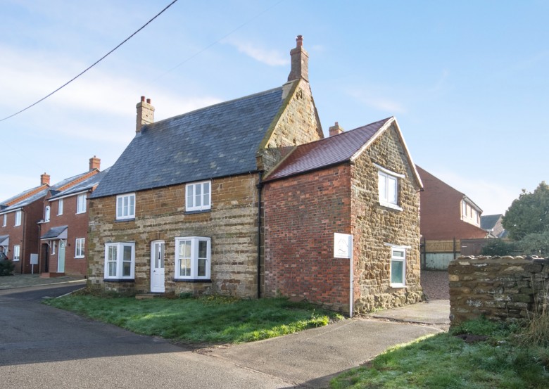 Click the photo for more details of Queen Street, Weedon