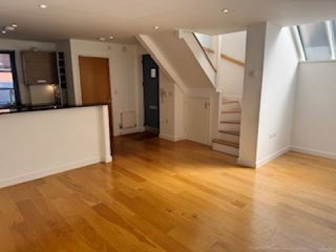 Click the photo for more details of Roe Road, Northampton