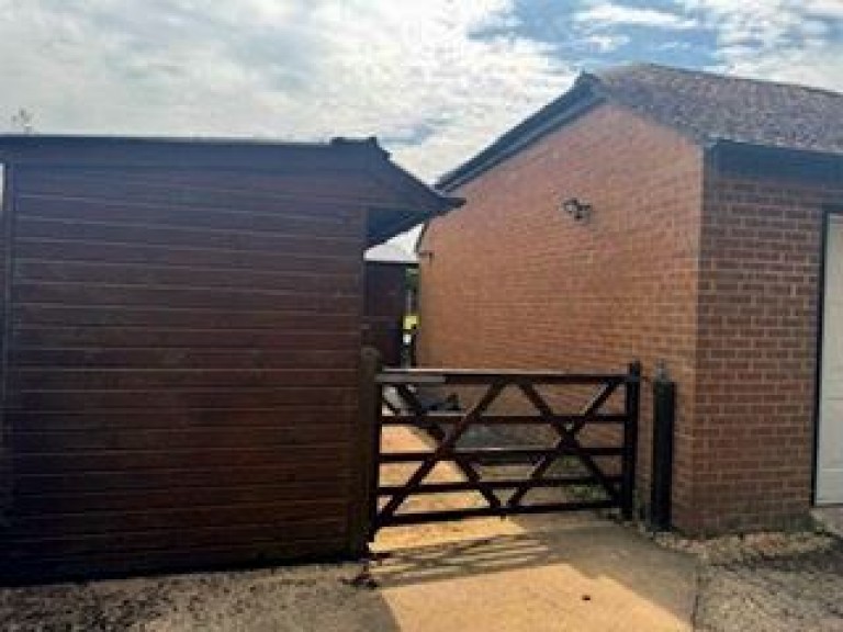 Images for Blackmires Lane, Silverstone