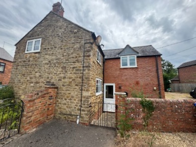 Click the photo for more details of Tithe Road, Weedon